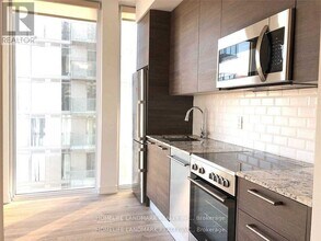28-3028 Wellesley St E in Toronto, ON - Building Photo - Building Photo