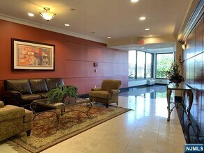 1100 River in Edgewater, NJ - Building Photo - Building Photo