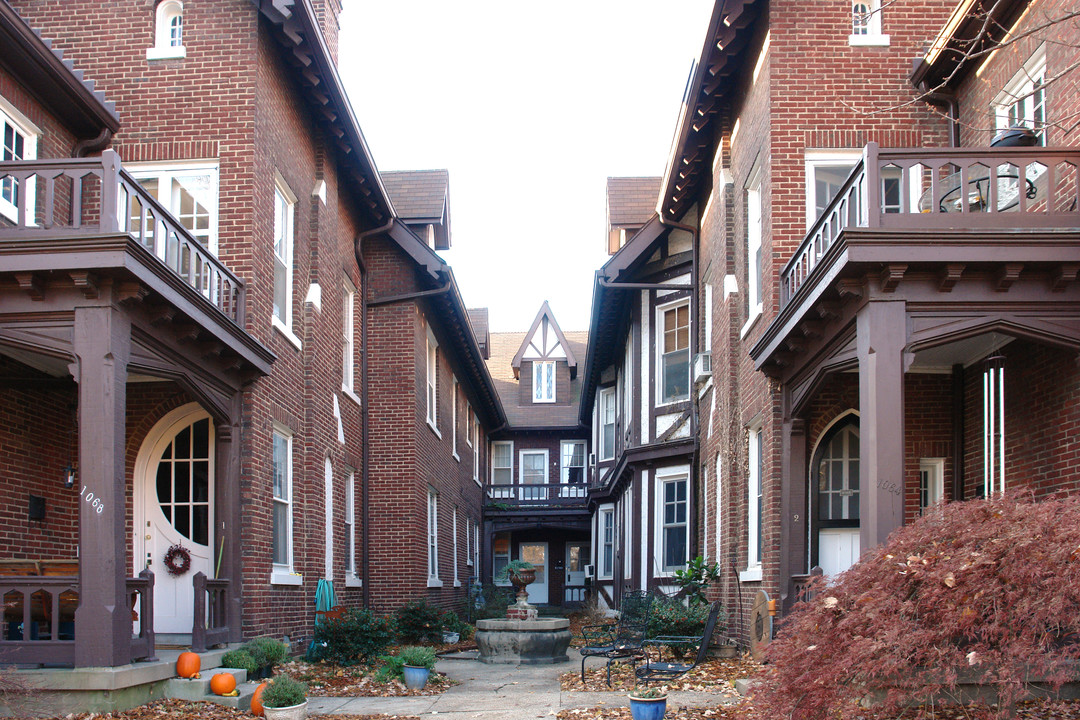 Everett Terrace in Louisville, KY - Building Photo