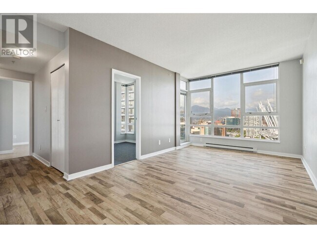 939-2939 Expo Blvd in Vancouver, BC - Building Photo - Building Photo