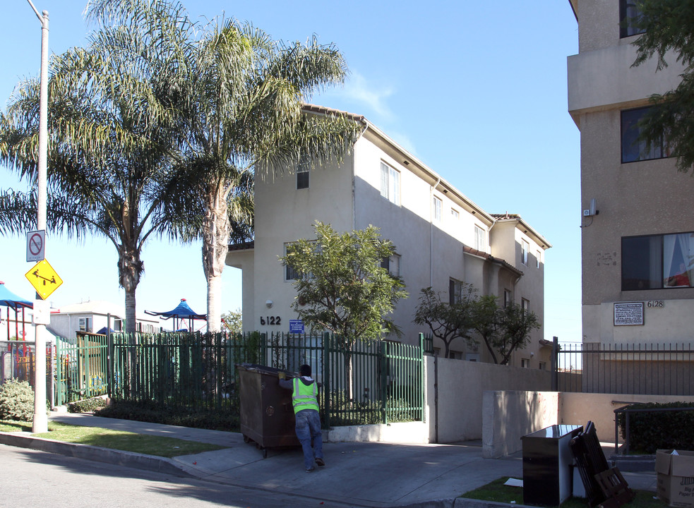 Watson Terrace II in Los Angeles, CA - Building Photo