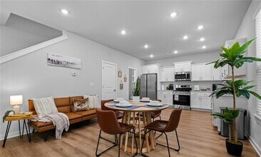 43 St Austell Dr in Bella Vista, AR - Building Photo - Building Photo