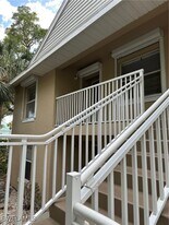 138 Pebble Shores Dr in Naples, FL - Building Photo