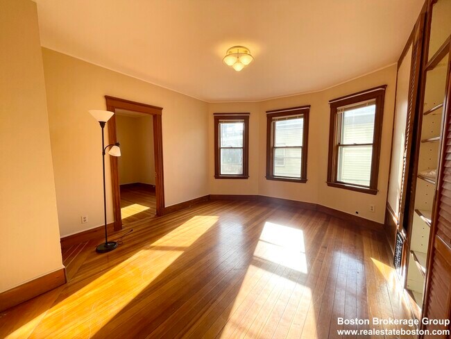 18 Romsey St in Boston, MA - Building Photo - Building Photo