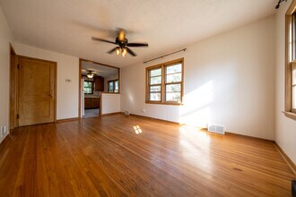 3950 Hubbard Ave N in Minneapolis, MN - Building Photo - Building Photo
