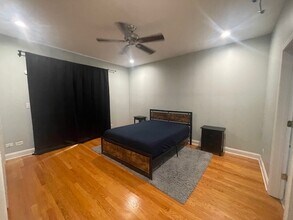 4417 S Calumet Ave in Chicago, IL - Building Photo - Building Photo