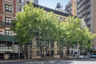 272 W 86th St in New York, NY - Building Photo