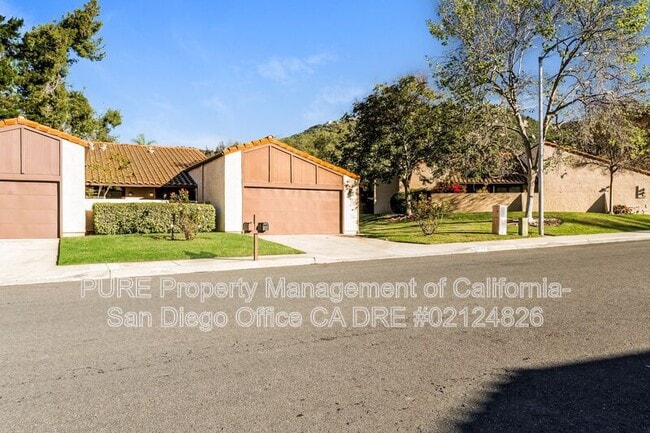 2107 David Dr in Escondido, CA - Building Photo - Building Photo