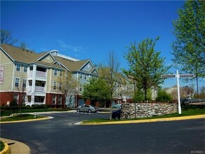 624 Bristol Village Dr, Unit 208 in Midlothian, VA - Building Photo - Building Photo