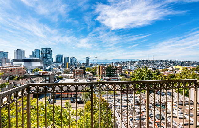 700 E Denny Way-Unit -601 in Seattle, WA - Foto de edificio - Building Photo