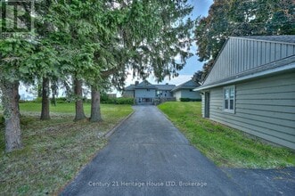 631 Lakeshore Rd in Fort Erie, ON - Building Photo - Building Photo