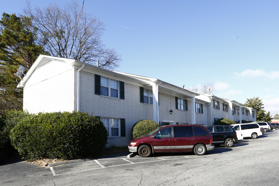 Peachtree Plaza in Chamblee, GA - Building Photo