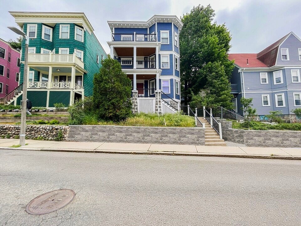 65 Draper St in Boston, MA - Building Photo
