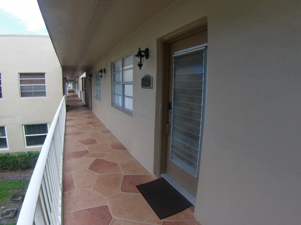 854 Normandy Trail in Delray Beach, FL - Building Photo