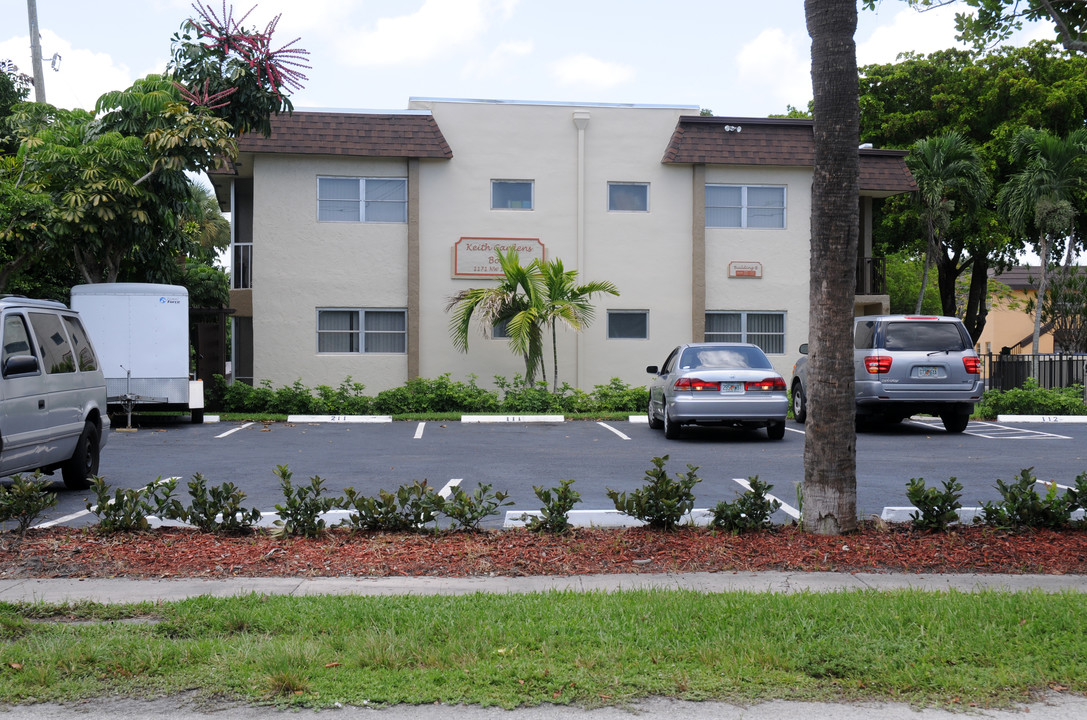 Lilac Village Keith Gardens in Boca Raton, FL - Building Photo