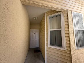1050 Starkey Rd in Largo, FL - Building Photo - Building Photo