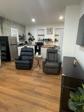 305 S James St in Ludington, MI - Foto de edificio - Building Photo