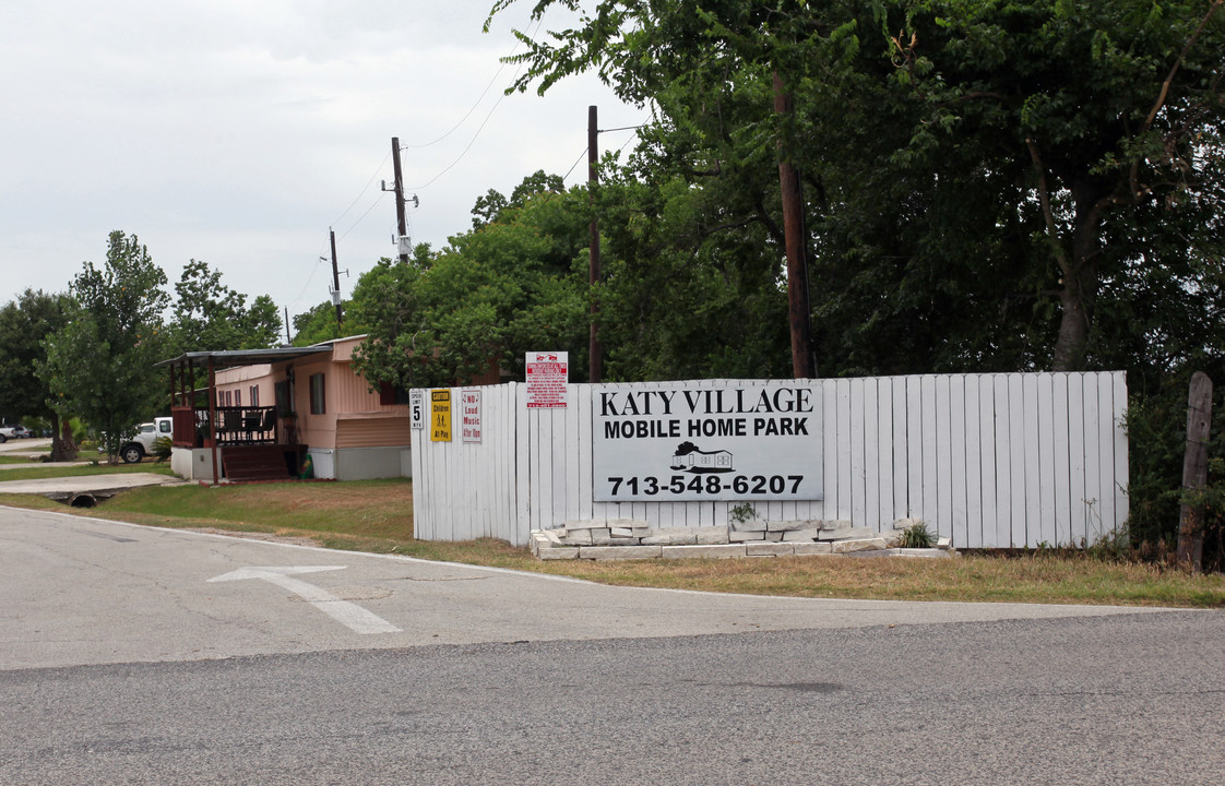 Katy Village in Katy, TX - Foto de edificio