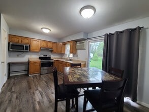 2195 W Glenlord Rd in Stevensville, MI - Building Photo - Building Photo