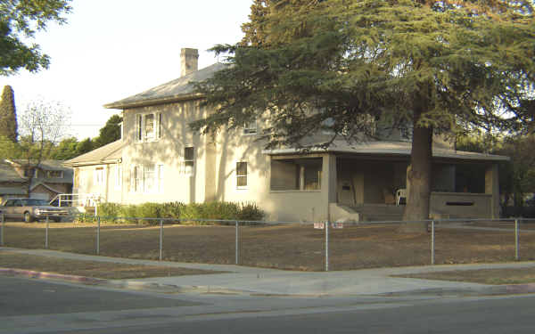 3987 4th St in Riverside, CA - Foto de edificio - Building Photo