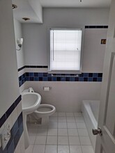 613 S 68th St in Omaha, NE - Foto de edificio - Building Photo