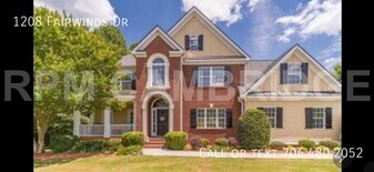 1208 Fairwinds Dr in Loganville, GA - Building Photo