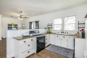 11844 13th St in Santa Fe, TX - Building Photo - Building Photo