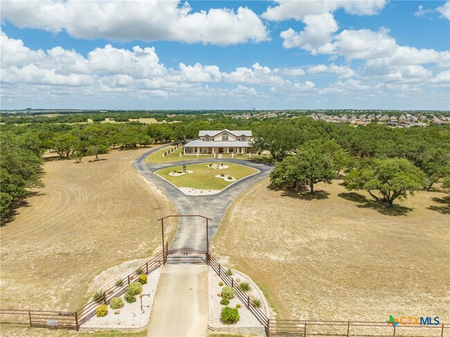 8300 Money Pit Rd in Killeen, TX - Building Photo - Building Photo