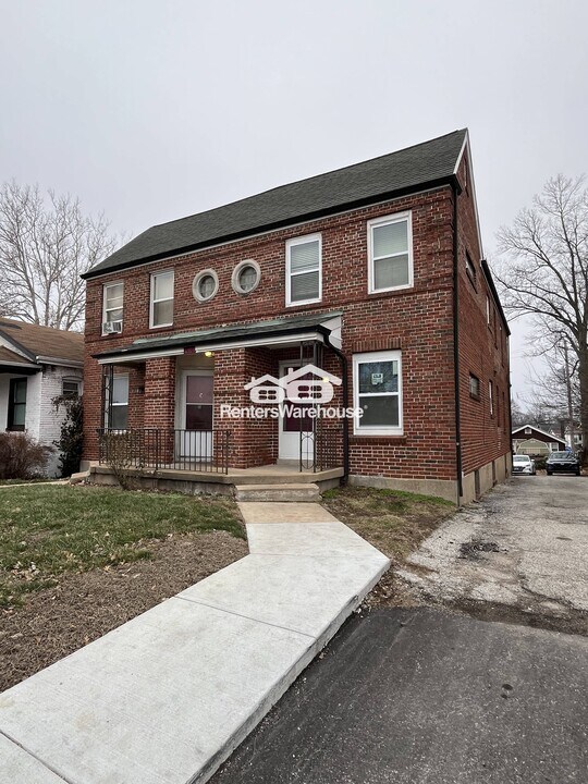 7016 Natural Bridge Rd in St. Louis, MO - Foto de edificio