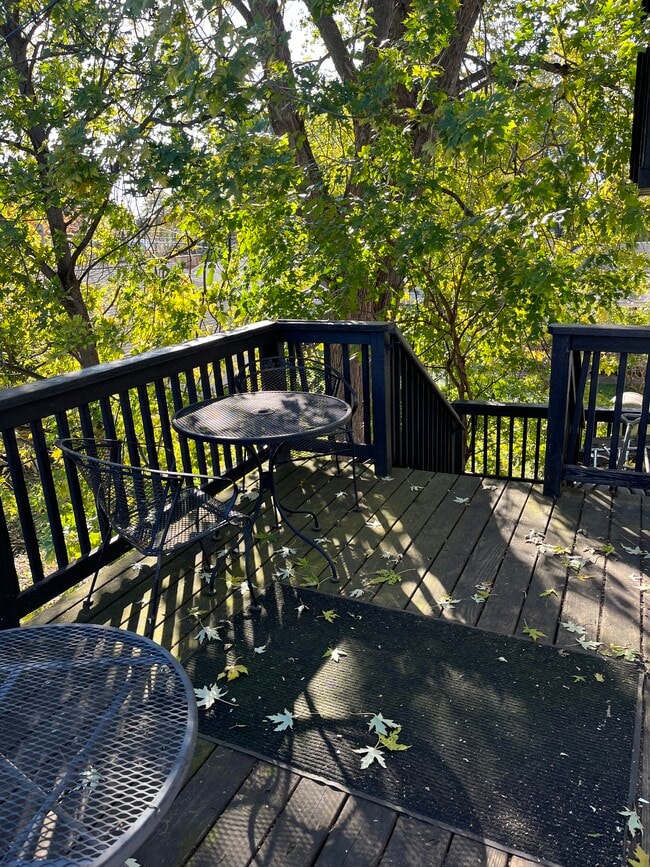 872 19th Ave SE, Unit 19th