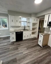16611 Eldamere Ave in Cleveland, OH - Building Photo - Building Photo