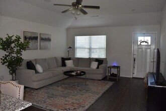 515 Ashwood St in Lowell, AR - Building Photo - Building Photo