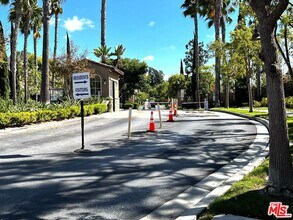 3653 W Luther Ln in Inglewood, CA - Building Photo - Building Photo