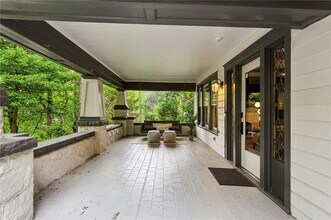 843 Monroe Dr NE in Atlanta, GA - Foto de edificio - Building Photo