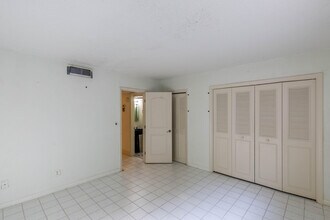 2565 S Ocean Blvd in Palm Beach, FL - Building Photo - Building Photo