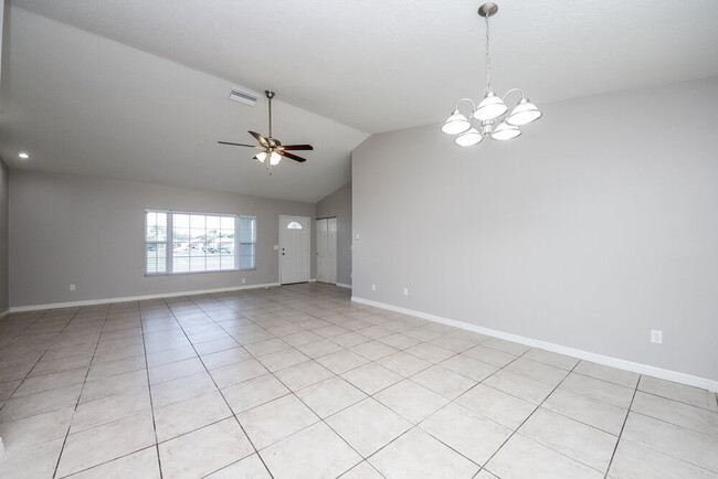 829 W Birchwood Cir in Kissimmee, FL - Building Photo - Building Photo