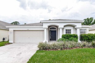 5345 Algerine Pl in Wesley Chapel, FL - Building Photo