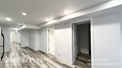 6 Alberta Dr in Vaughan, ON - Building Photo - Building Photo