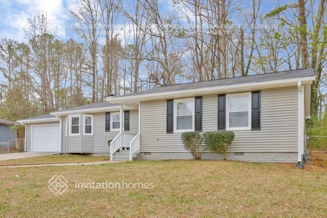 6799 Browns Mill Lake Rd in Stonecrest, GA - Building Photo - Building Photo