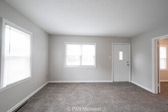 1615 E Southport Rd in Indianapolis, IN - Building Photo - Building Photo