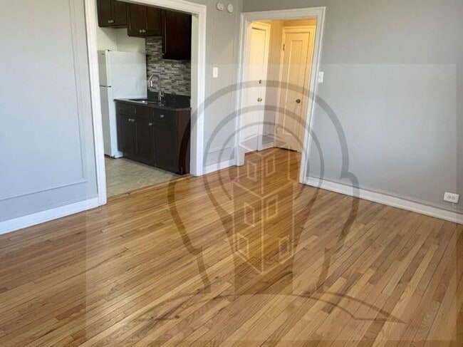 property at 1369 W Estes Ave