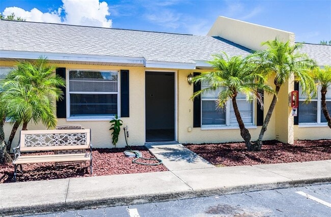 23385 Farnam St in Port Charlotte, FL - Building Photo - Building Photo
