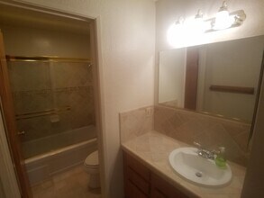 155 Pearl St in Oakland, CA - Building Photo - Building Photo