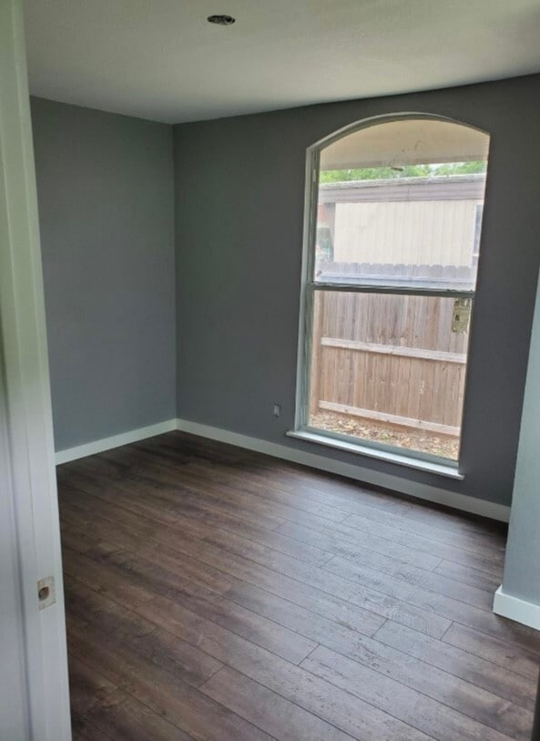 1208 Pine St in Baytown, TX - Building Photo - Building Photo