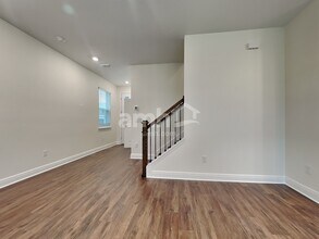 27333 St Andrews Ave in Wesley Chapel, FL - Foto de edificio - Building Photo