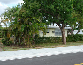 190-194 NE 90th St in Miami, FL - Building Photo - Building Photo