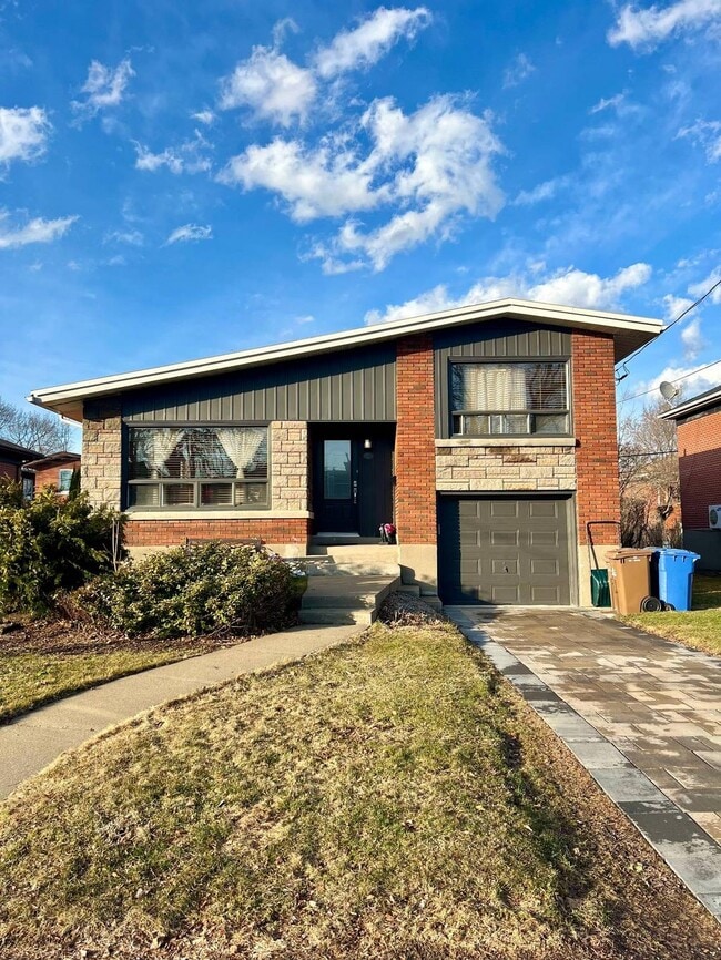 property at 5713 Palmer Av