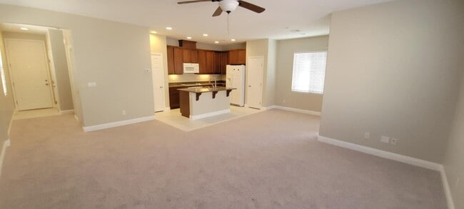 8353 Stillhouse Ct in Las Vegas, NV - Building Photo - Building Photo