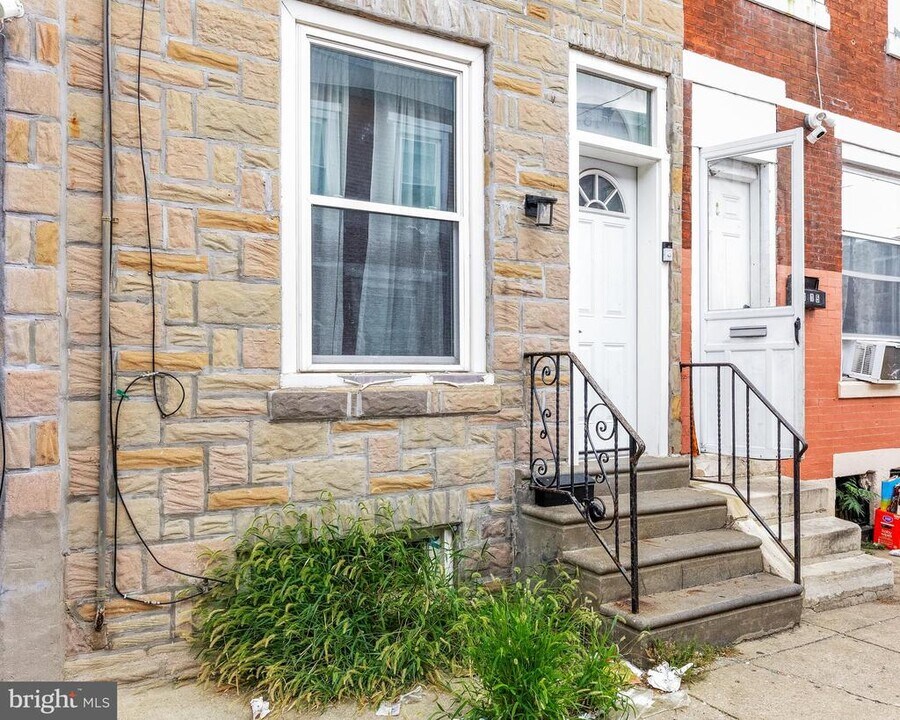 817 Winton St in Philadelphia, PA - Building Photo