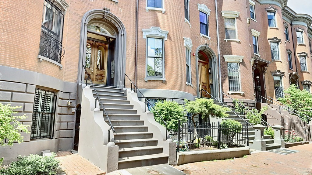 27 Worcester Sq, Unit 2 in Boston, MA - Building Photo